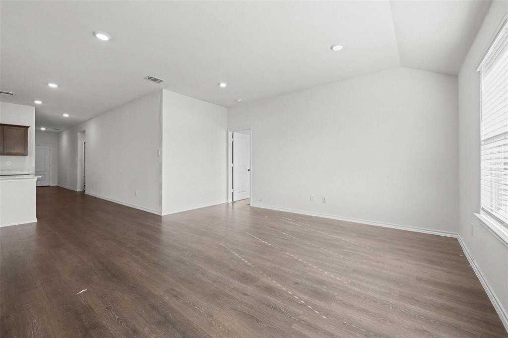 1208 Fieldstone Ct - Photo 5 of 27