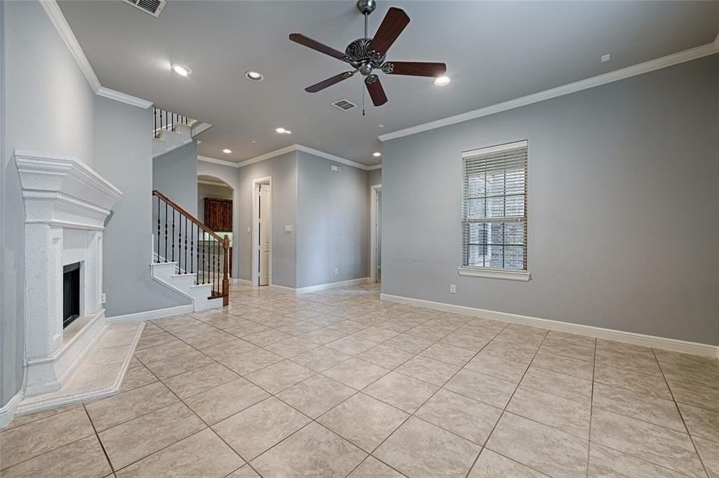 8329 Moore St - Photo 4 of 30