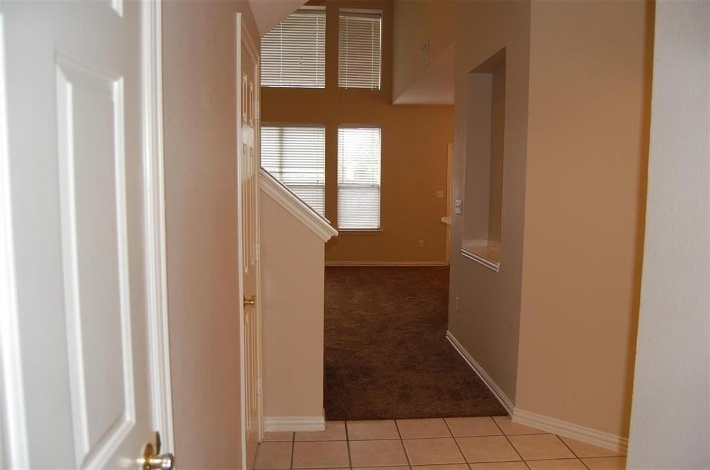 7108 Wolfemont Ln - Photo 3 of 26