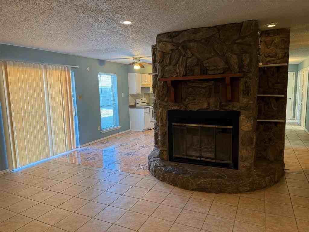 2414 March Ln - Photo 4 of 15