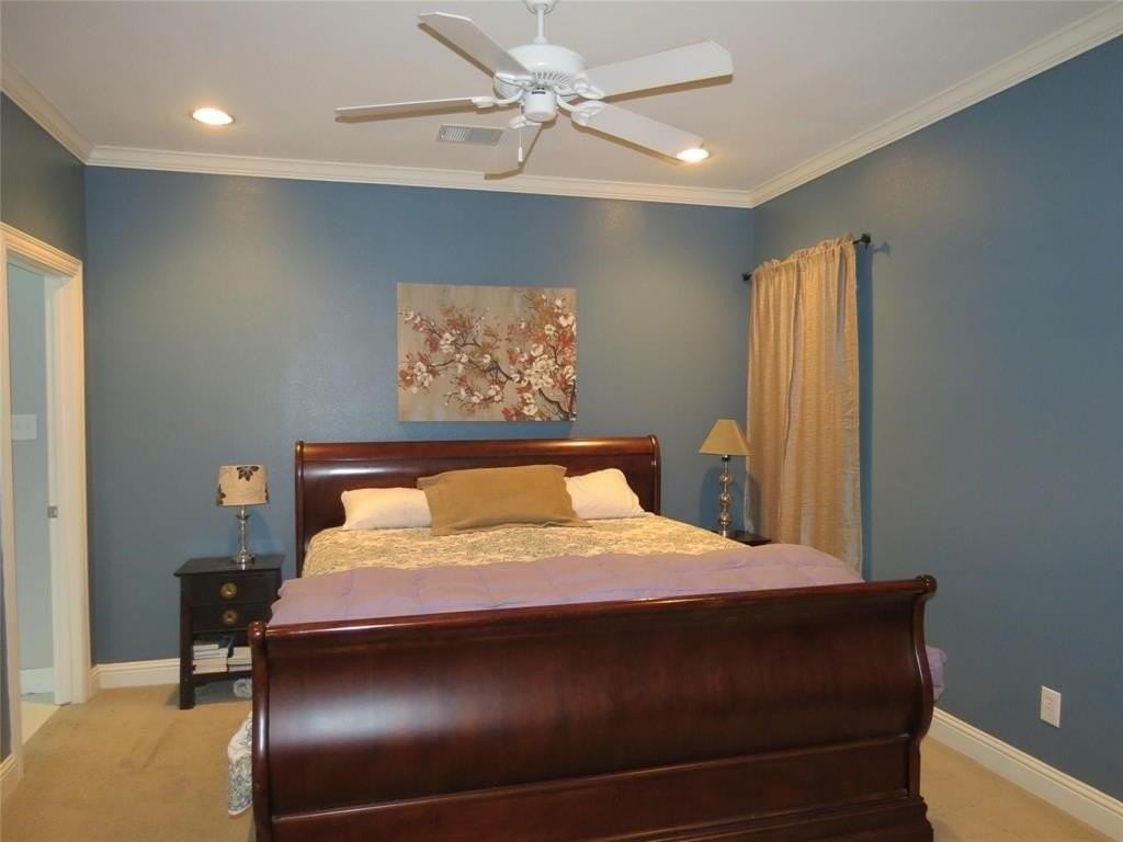 1921 Summit Ave - Photo 6 of 16