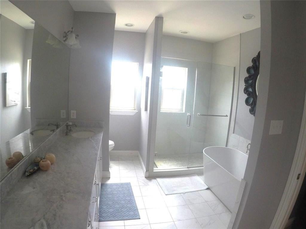 1921 Summit Ave - Photo 7 of 16