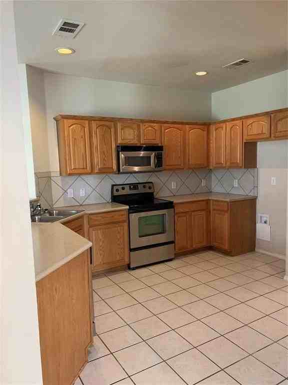 228 Creekview Dr - Photo 6 of 24