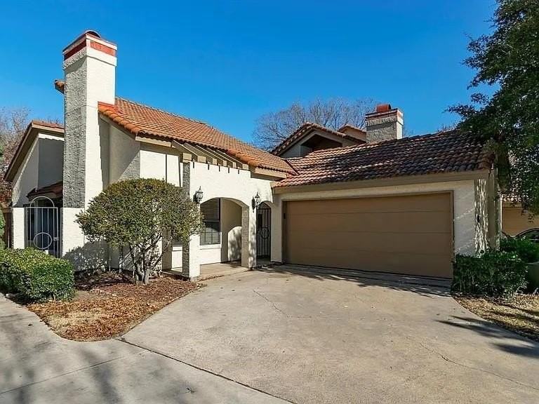 631 Fiesta Cir - Photo 2 of 19