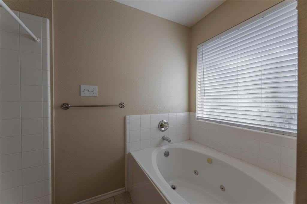 7506 Normandy Rd - Photo 7 of 22