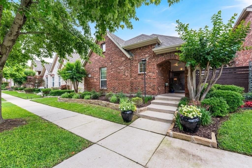 7913 Southmark Dr - Photo 3 of 35