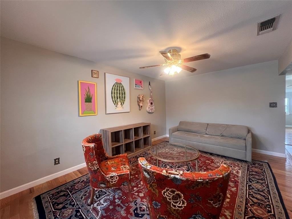 3025 Olive Pl - Photo 5 of 18