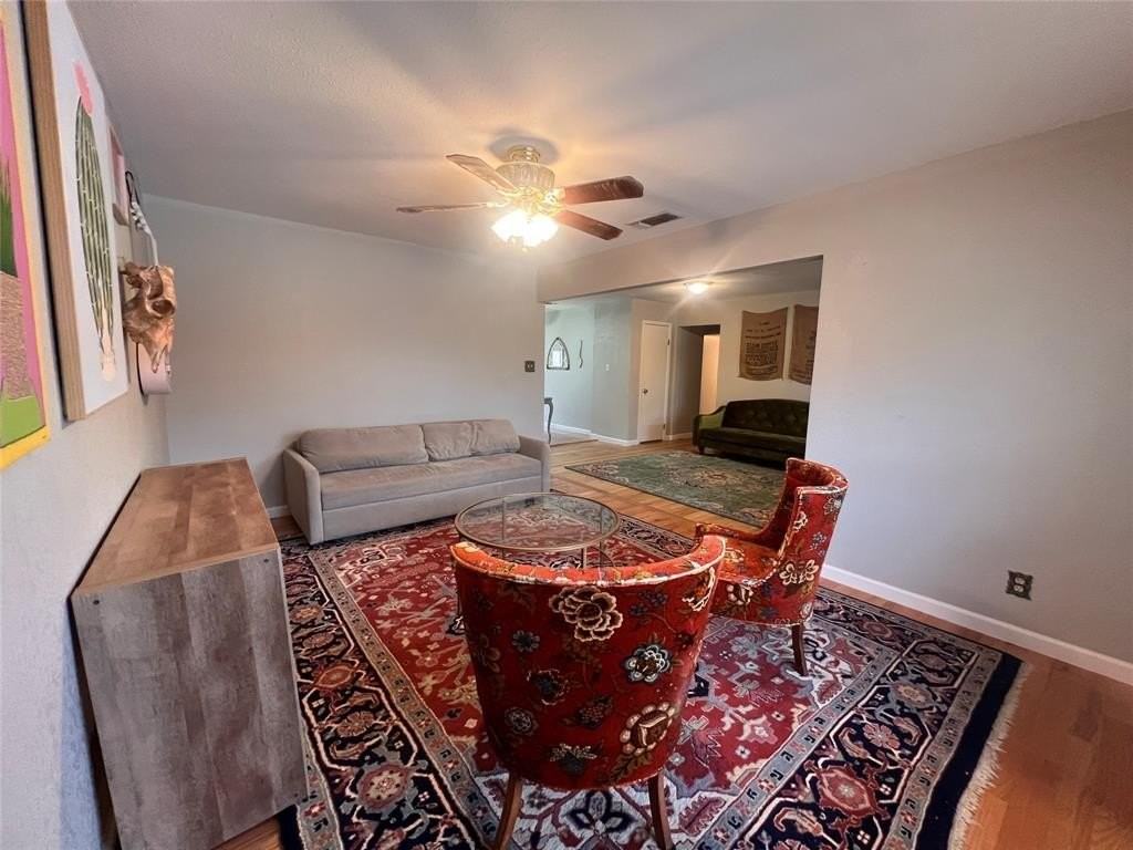 3025 Olive Pl - Photo 6 of 18