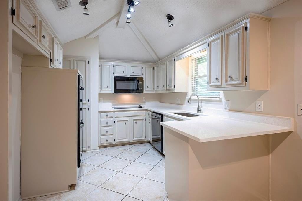 4449 Boston Dr - Photo 5 of 10