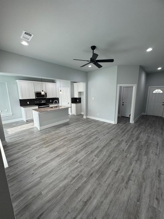 3115 Prairie Ave - Photo 3 of 18