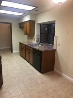 445 Cozby Ave - Photo 7 of 29