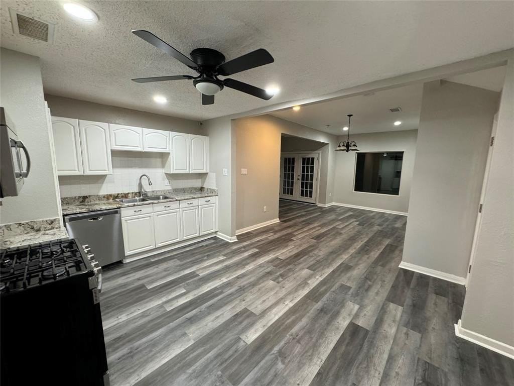 907 Walters Ln - Photo 3 of 14