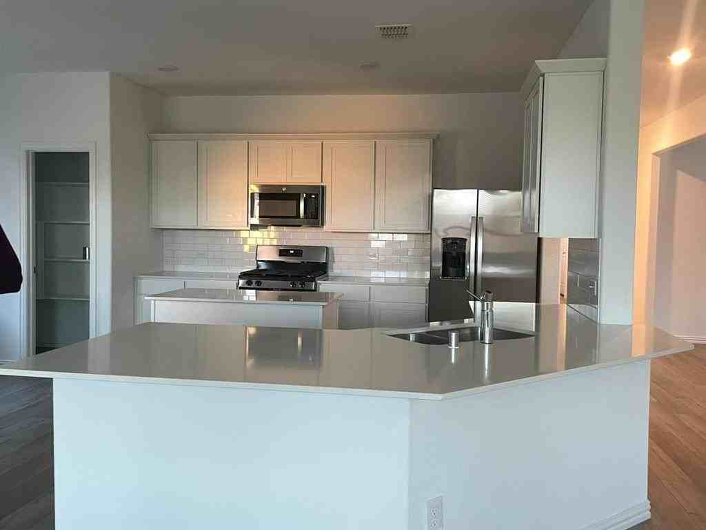 2632 Starwater Dr - Photo 6 of 14