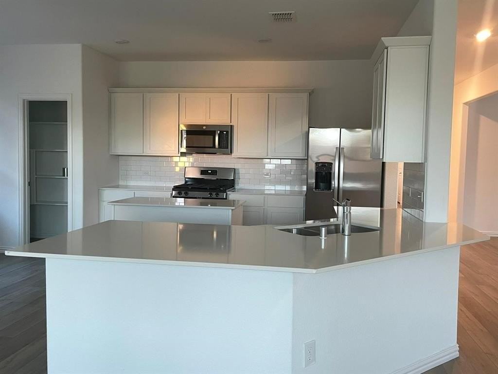 2632 Starwater Dr - Photo 7 of 14