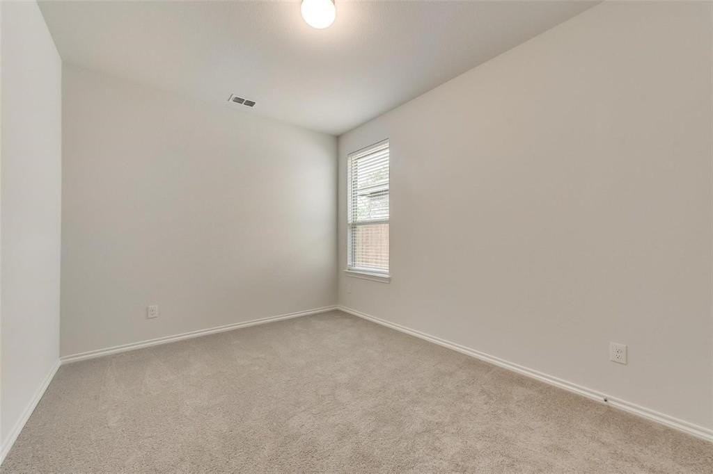 1033 King St - Photo 6 of 18