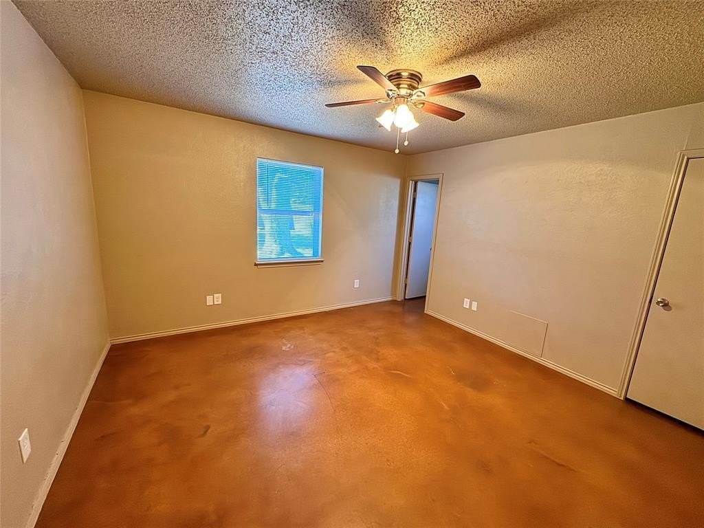 5204 Hideaway Ct - Photo 3 of 11