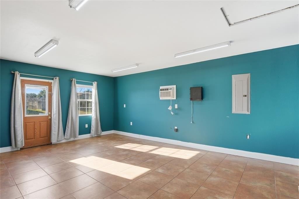 1549 Bosque Dr - Photo 6 of 19