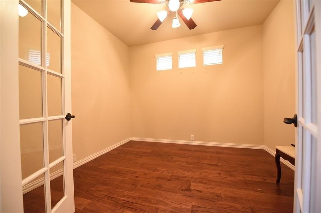 855 Llano Dr - Photo 3 of 20