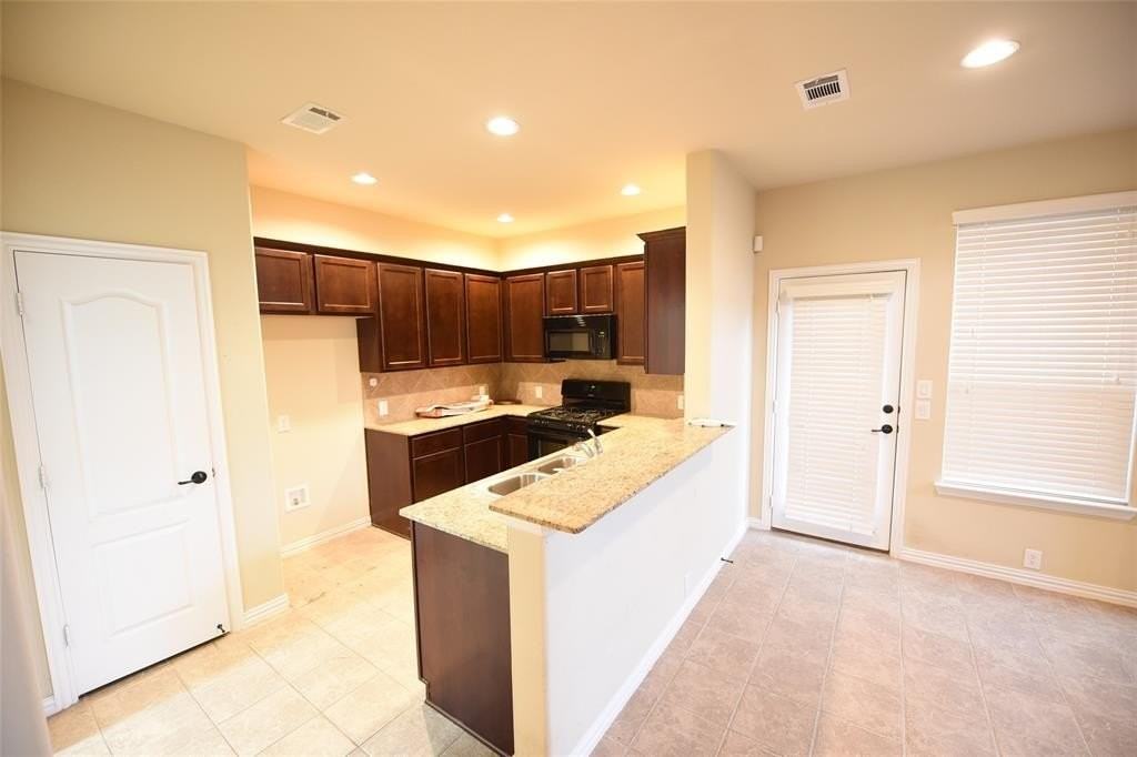 855 Llano Dr - Photo 4 of 20