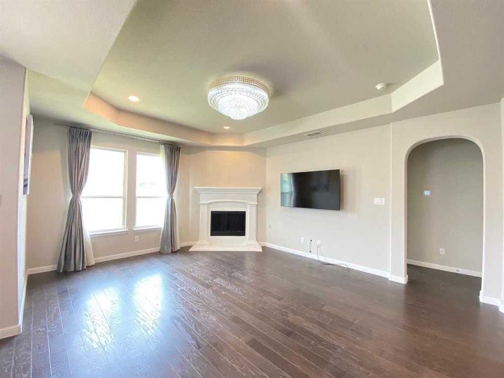 1812 Cardinal Way - Photo 2 of 20