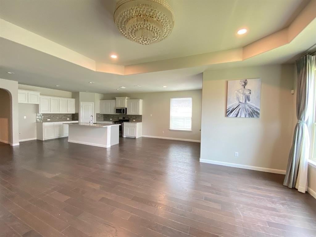 1812 Cardinal Way - Photo 4 of 20