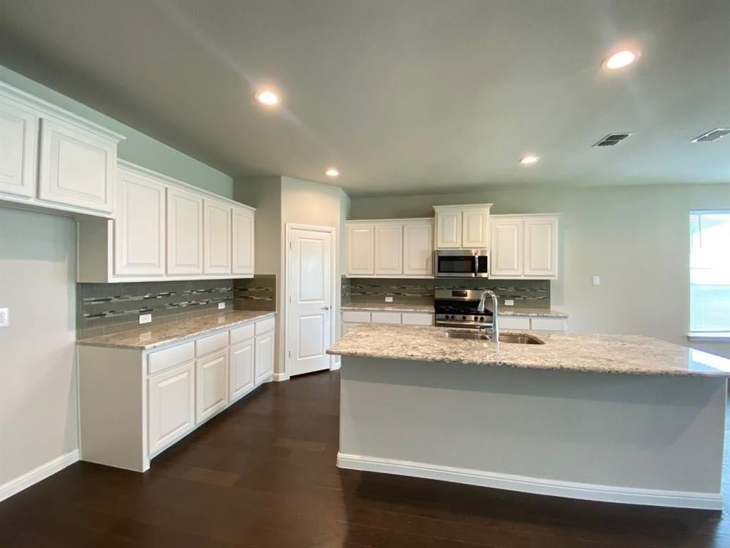 1812 Cardinal Way - Photo 6 of 20