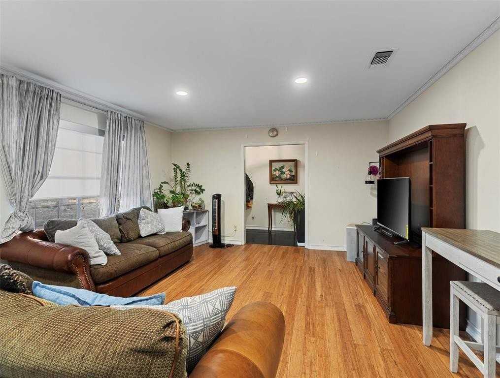 1312 Oak Glen Trl - Photo 2 of 12