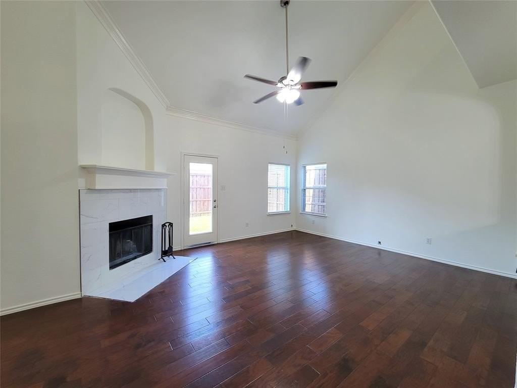 9320 Woodhurst Dr - Photo 4 of 16