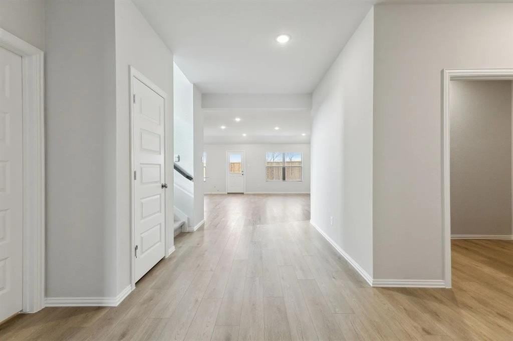 539 Forest Haven Dr - Photo 4 of 33