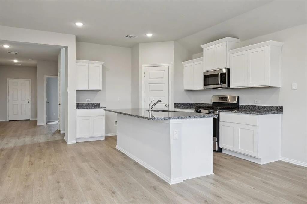 539 Forest Haven Dr - Photo 5 of 33