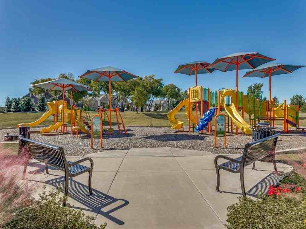 5109 Community St - Photo 3 of 25