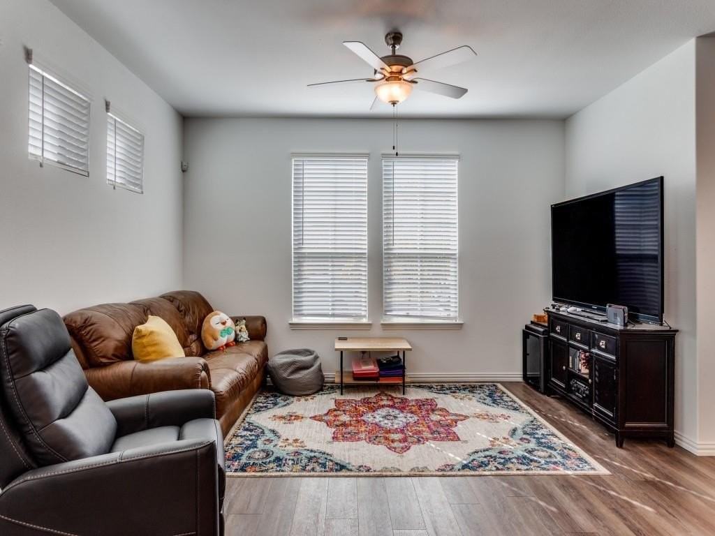 5109 Community St - Photo 5 of 25