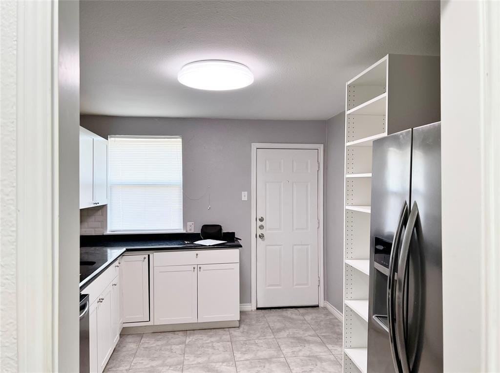 1903 Dryden Dr - Photo 2 of 5