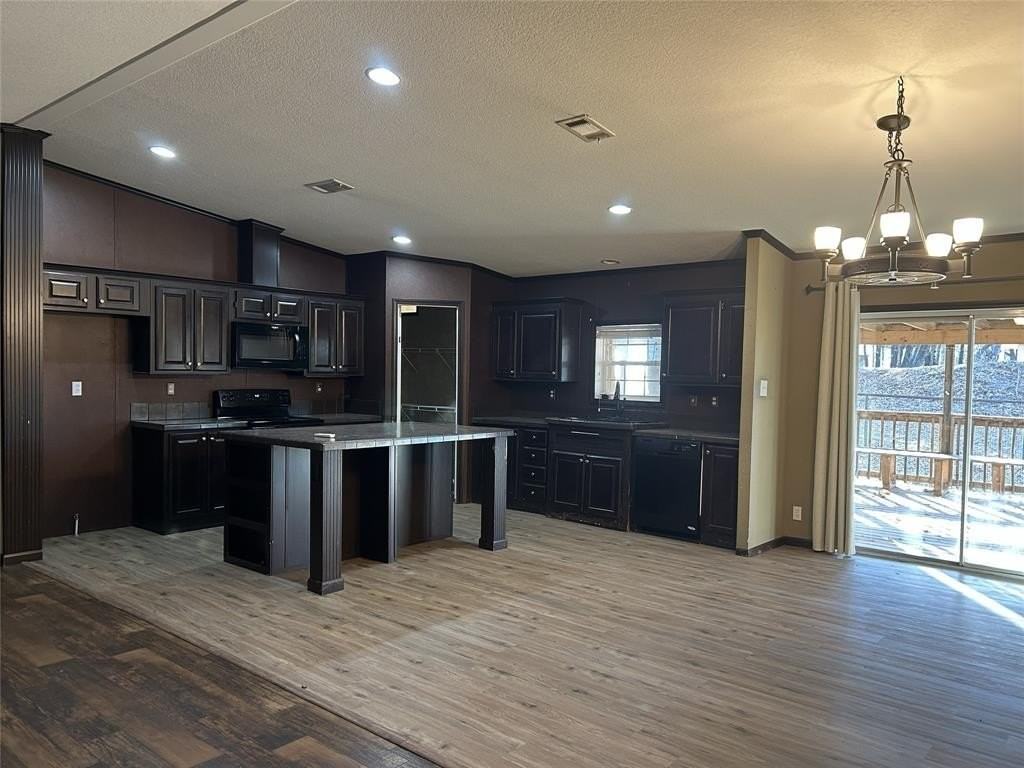 317 County Road 4790 - Photo 4 of 19