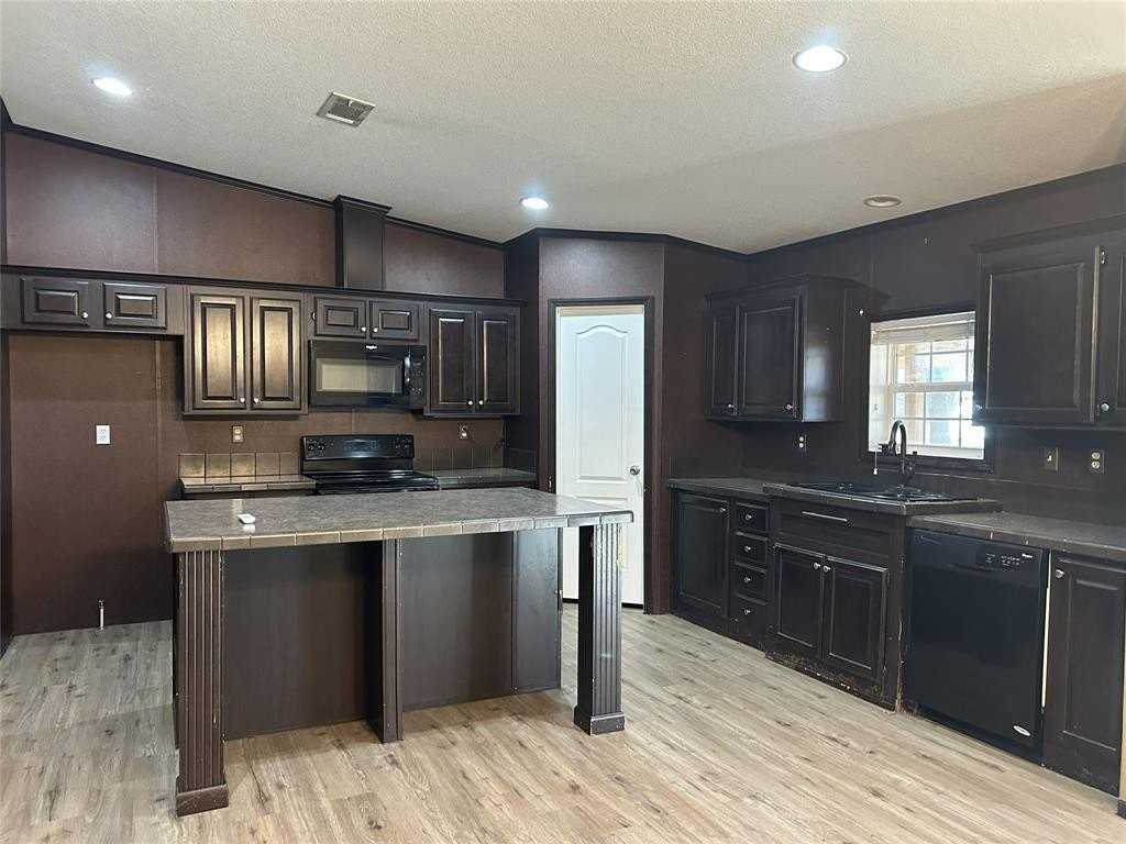 317 County Road 4790 - Photo 5 of 19