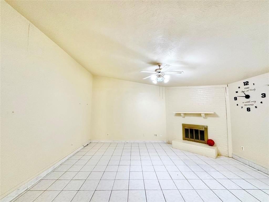 2406 Jo Lyn Ln - Photo 4 of 18