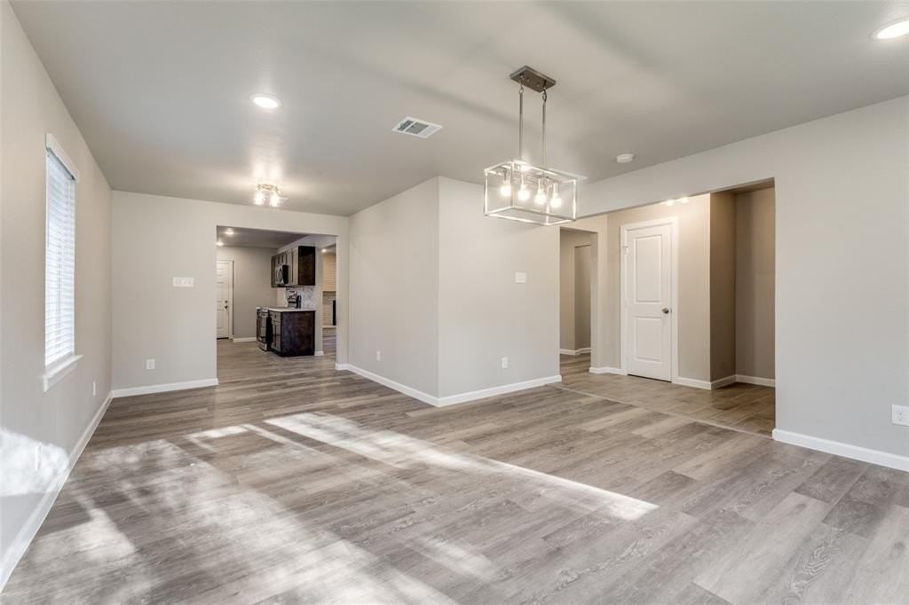 2386 Chart Dr - Photo 2 of 12