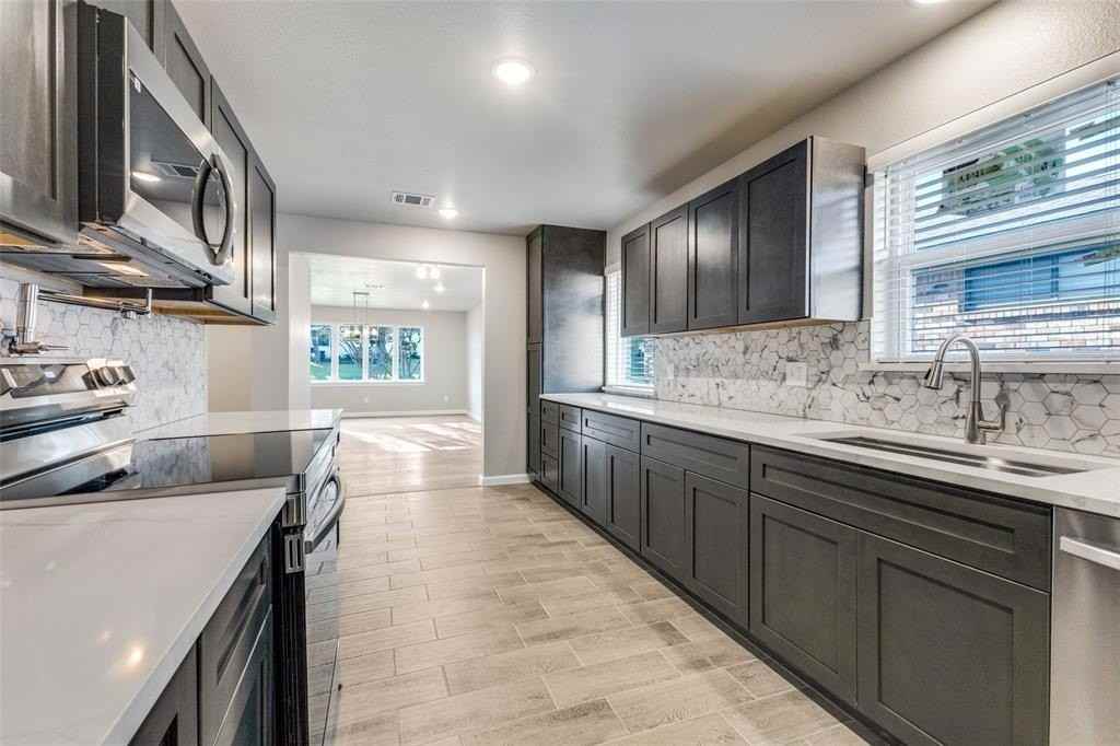 2386 Chart Dr - Photo 4 of 12