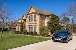 featured image of 529 Chippendale Dr