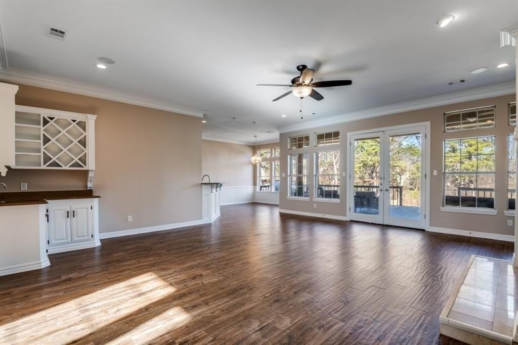 529 Chippendale Dr - Photo 7 of 33