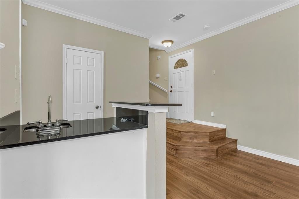 6004 Auburndale Ave #F - Photo 2 of 32