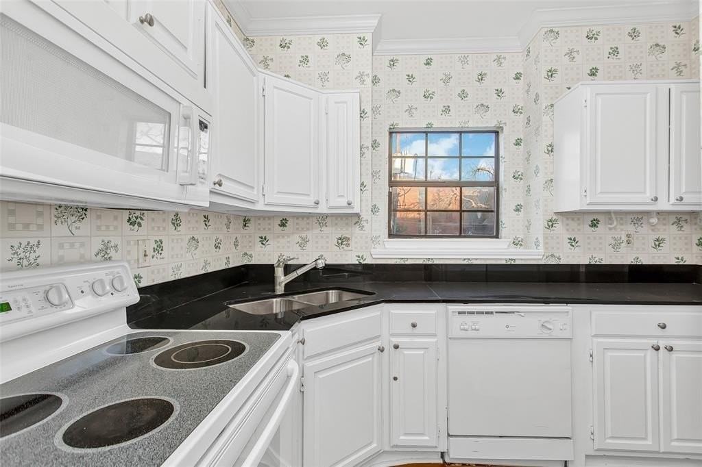 6004 Auburndale Ave #F - Photo 4 of 32