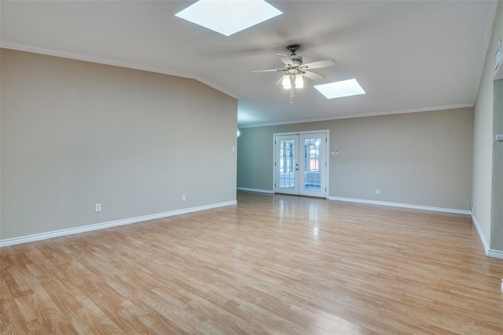 900 Wateka Way - Photo 3 of 13