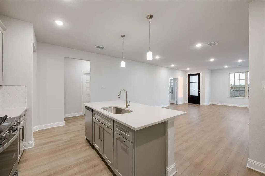 3125 Buckeye St - Photo 6 of 20