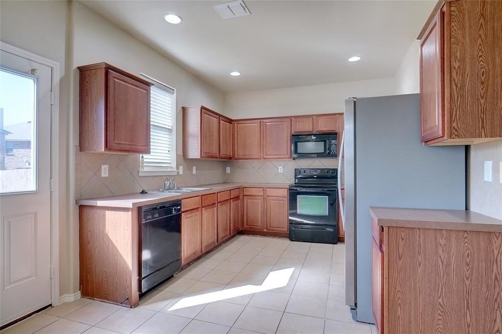 5829 Mount Plymouth Pt - Photo 4 of 17