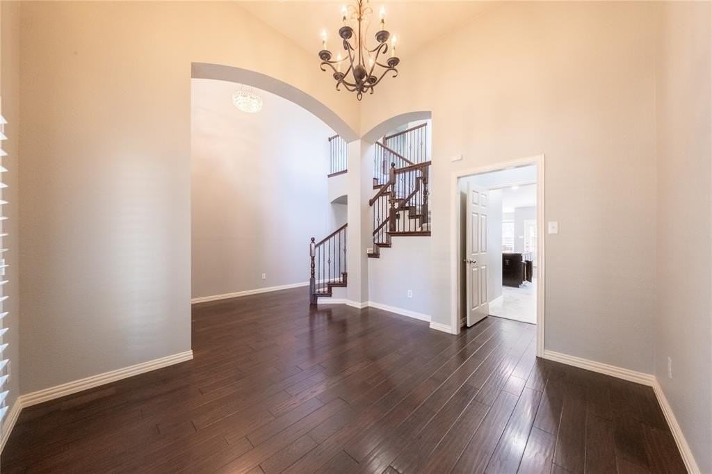 2432 Greenbrook Dr - Photo 6 of 38