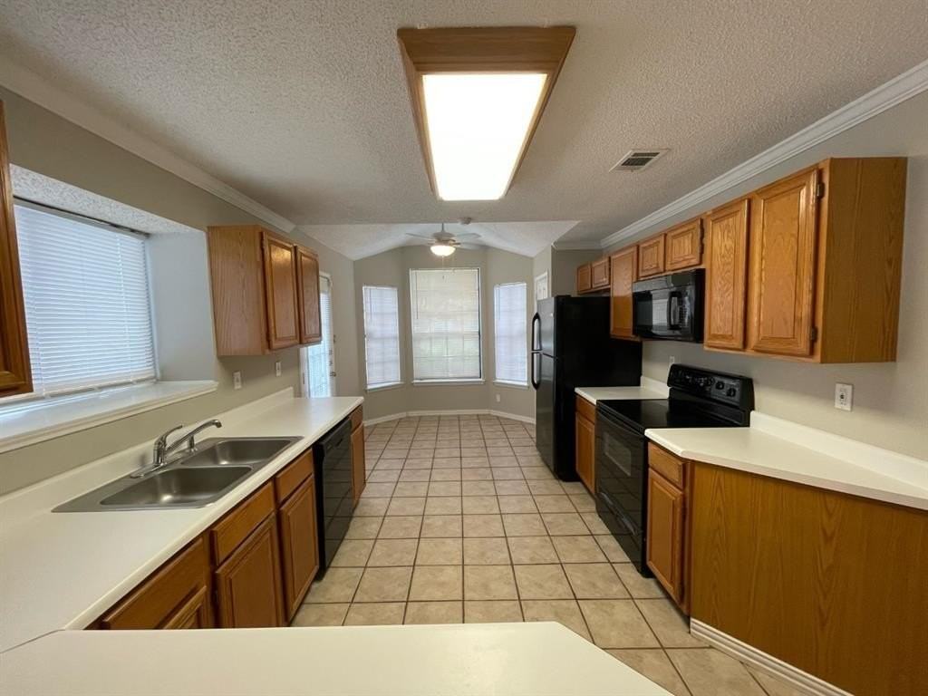 5205 Trailhead Dr - Photo 4 of 12