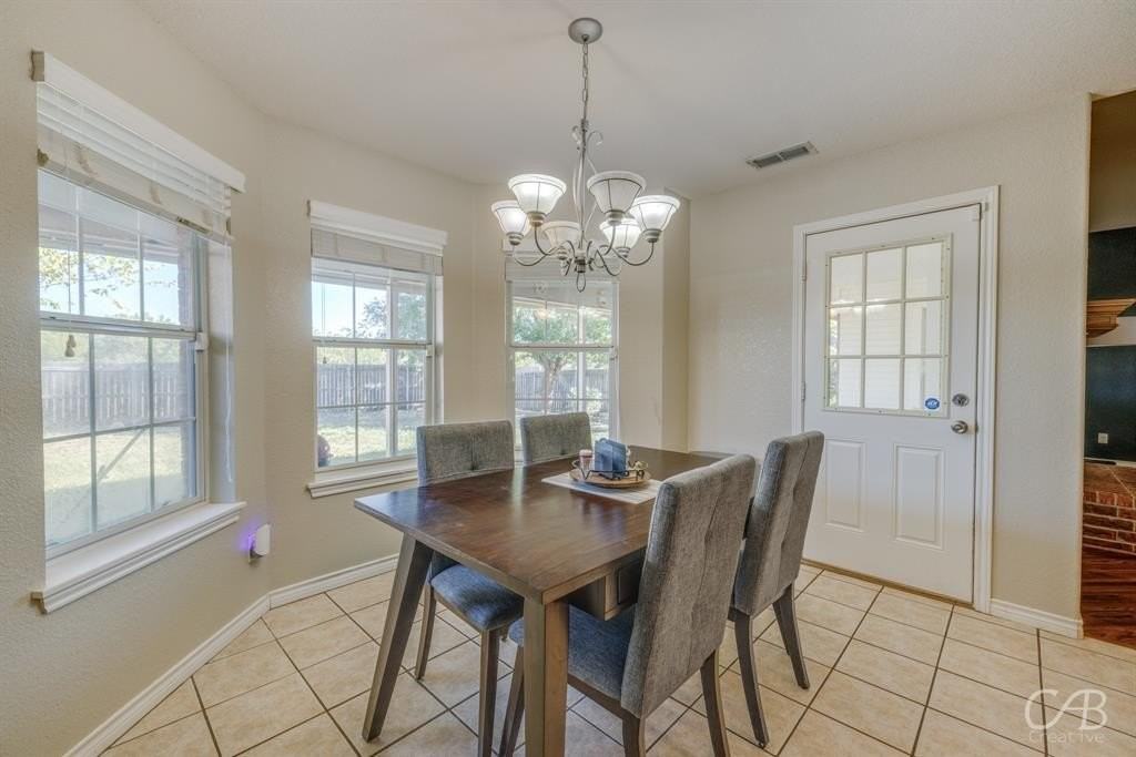 4009 Georgetown Dr - Photo 6 of 33