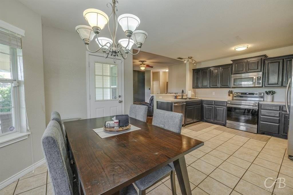 4009 Georgetown Dr - Photo 7 of 33