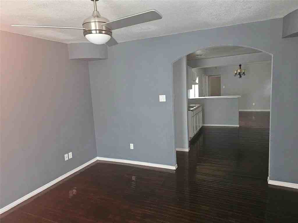 4228 Lorin Ave - Photo 3 of 18